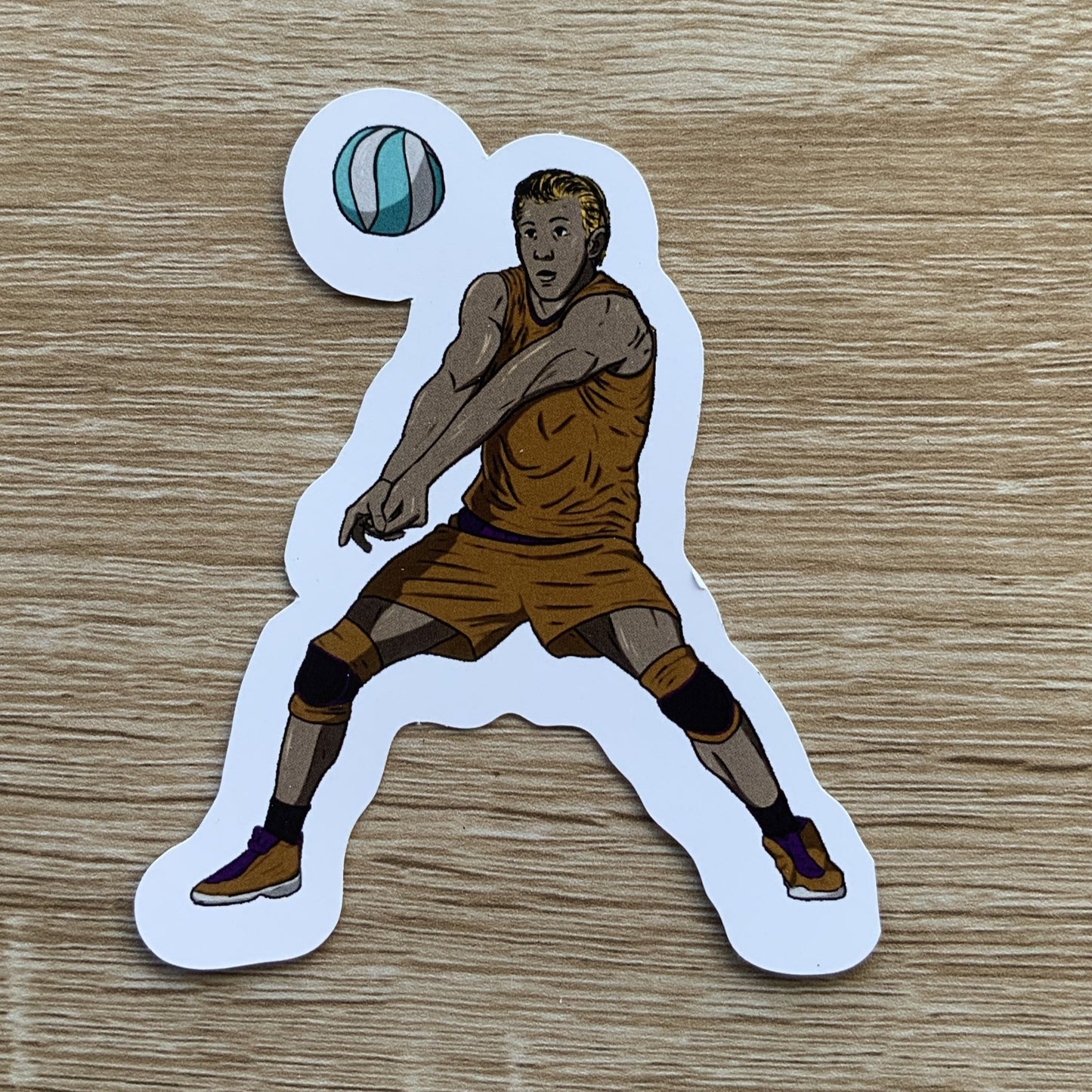 Magnet, aimant de réfrigérateur représentant un sport, elsa abadie penars, volley masculin homme prêt à réceptionner la balle blanche et bleu en tenue et équipements orange et violet