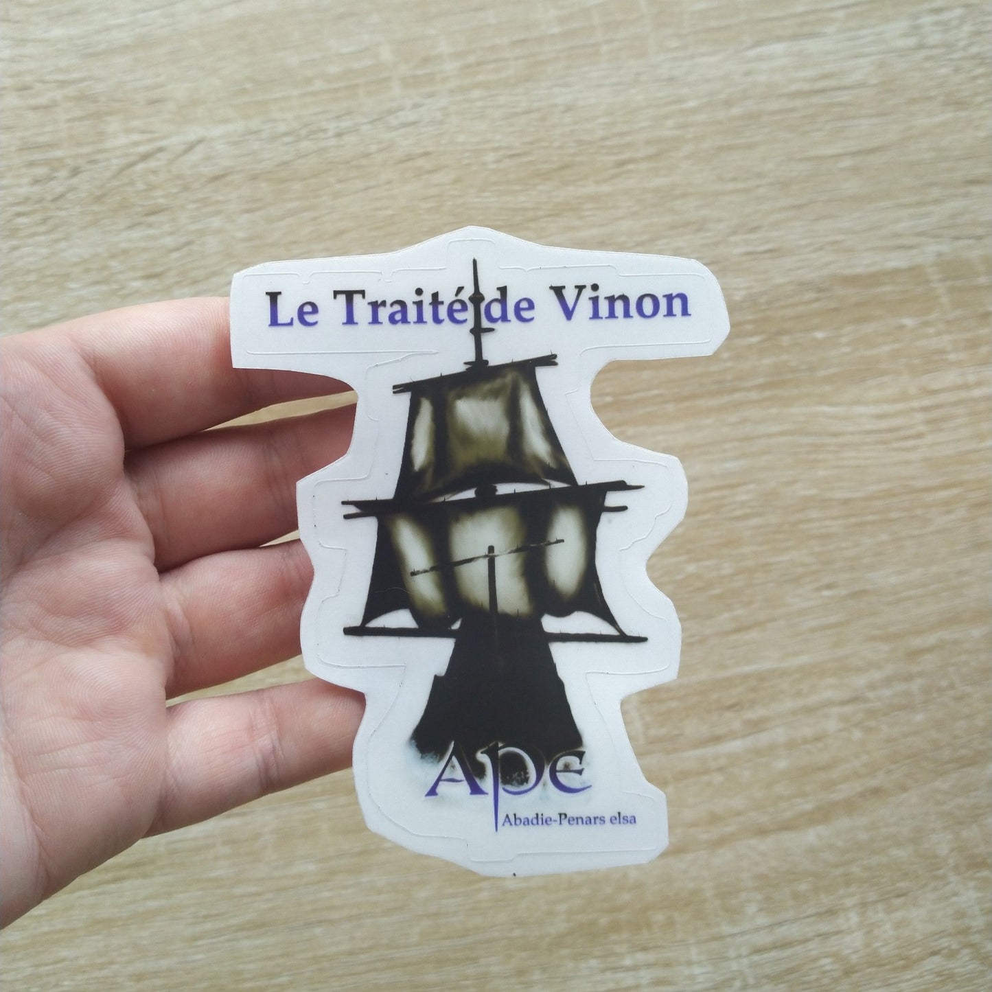 Sticker autocollant représentant le navire du capitaine Mel dans le roman Le traité de Vinon fantasy de elsa abadie penars