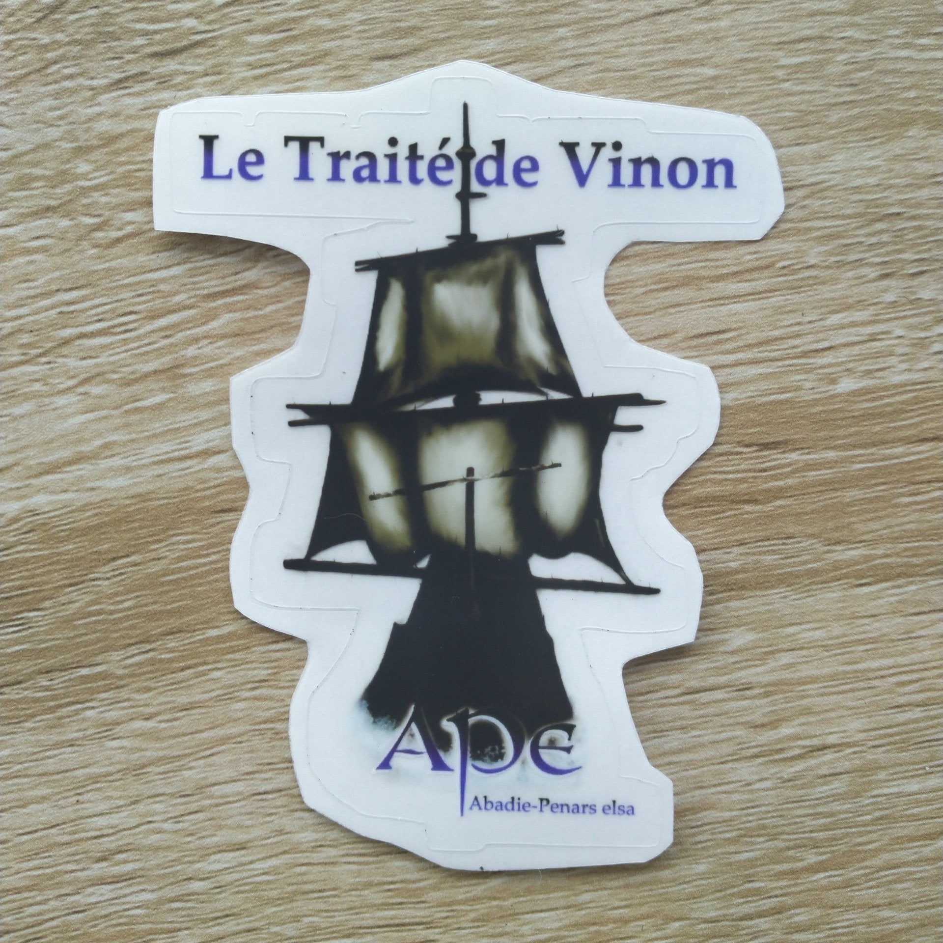Sticker autocollant représentant le navire du capitaine Mel dans le roman Le traité de Vinon fantasy de elsa abadie penars